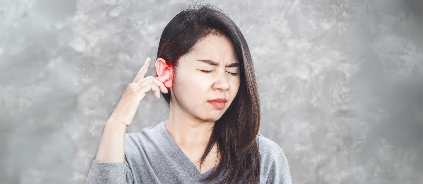 what does infected ear look like